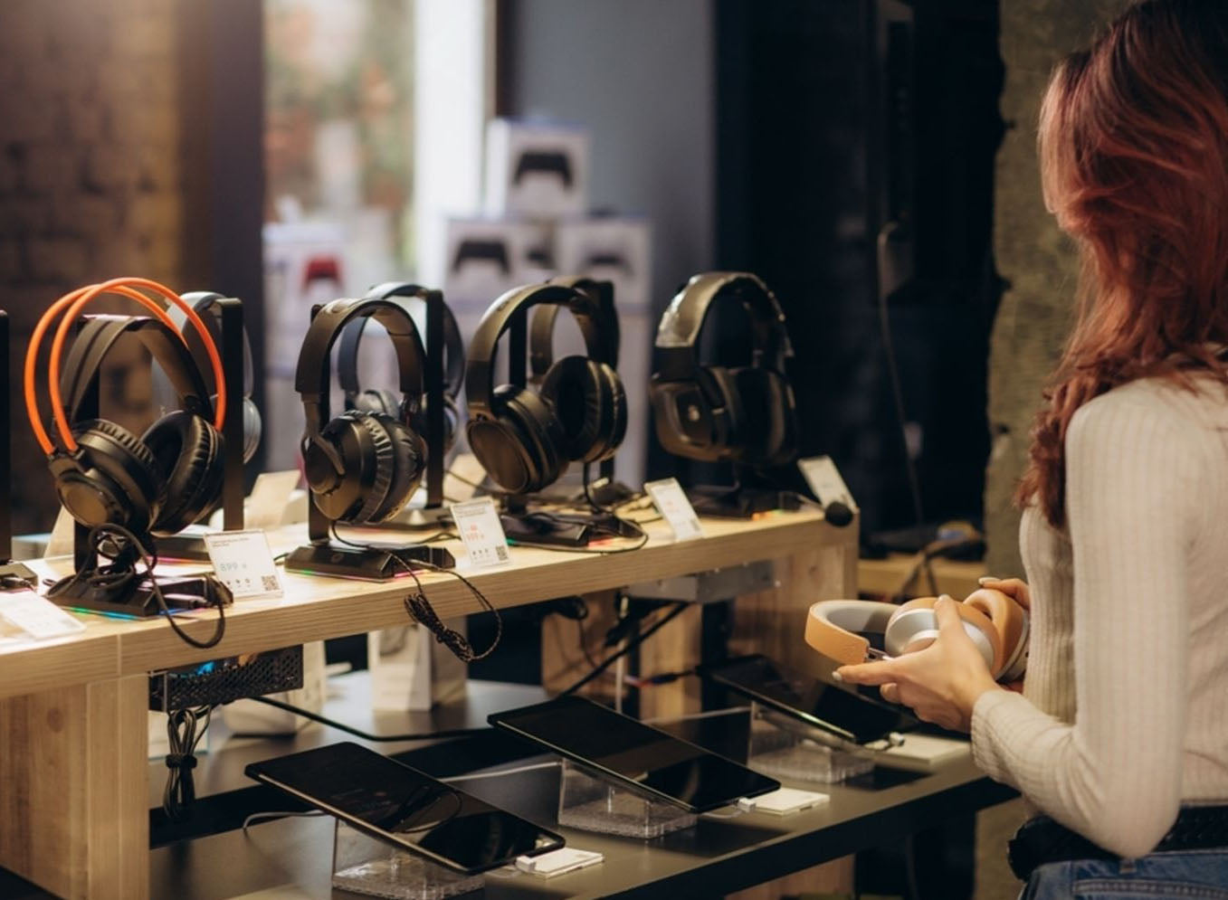 Headphones & Headsets