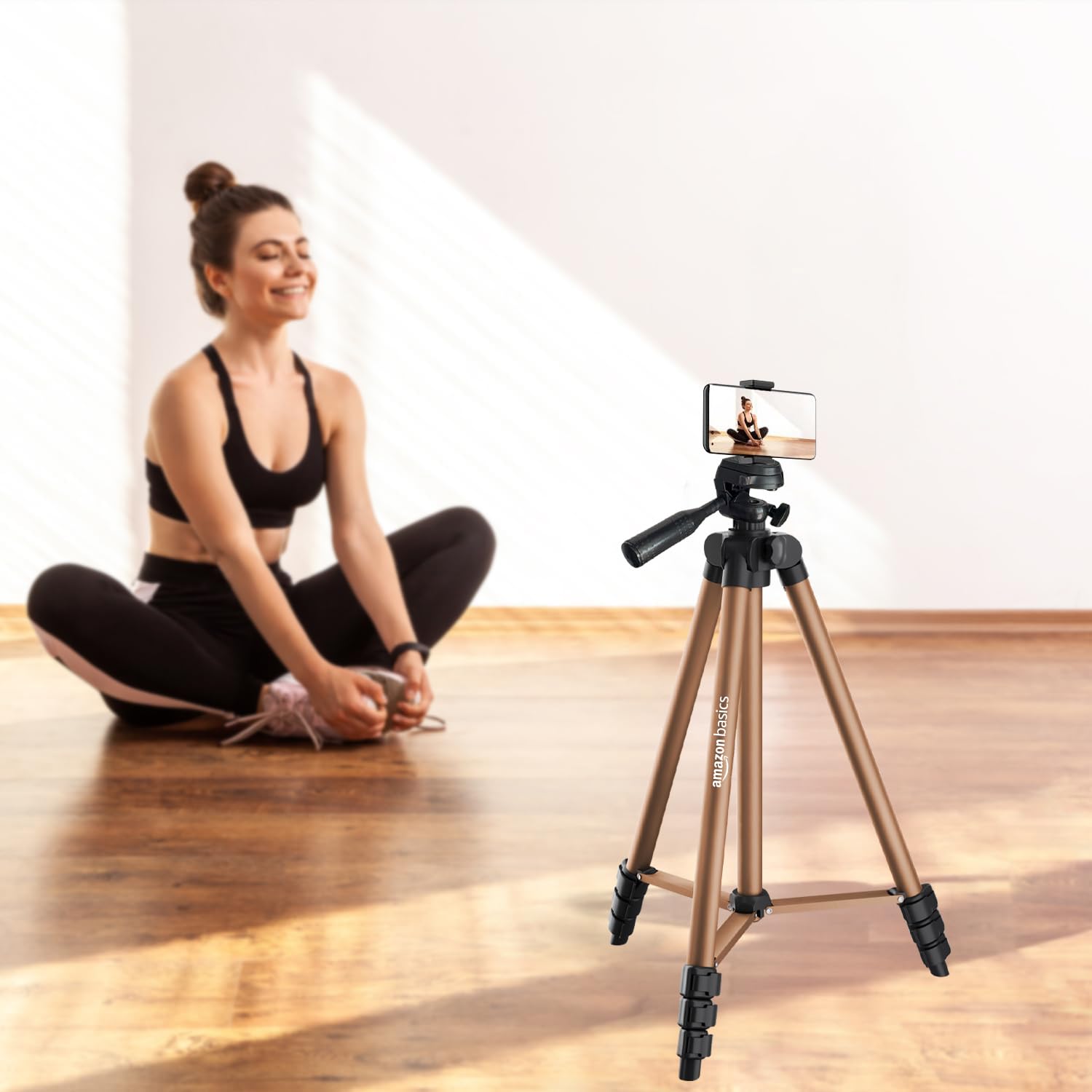 Amazon Basics Lightweight 41-134cm Tripod with Mobile Holder & Carry Bag | for All Camera/Go pro/Smartphones| Brown