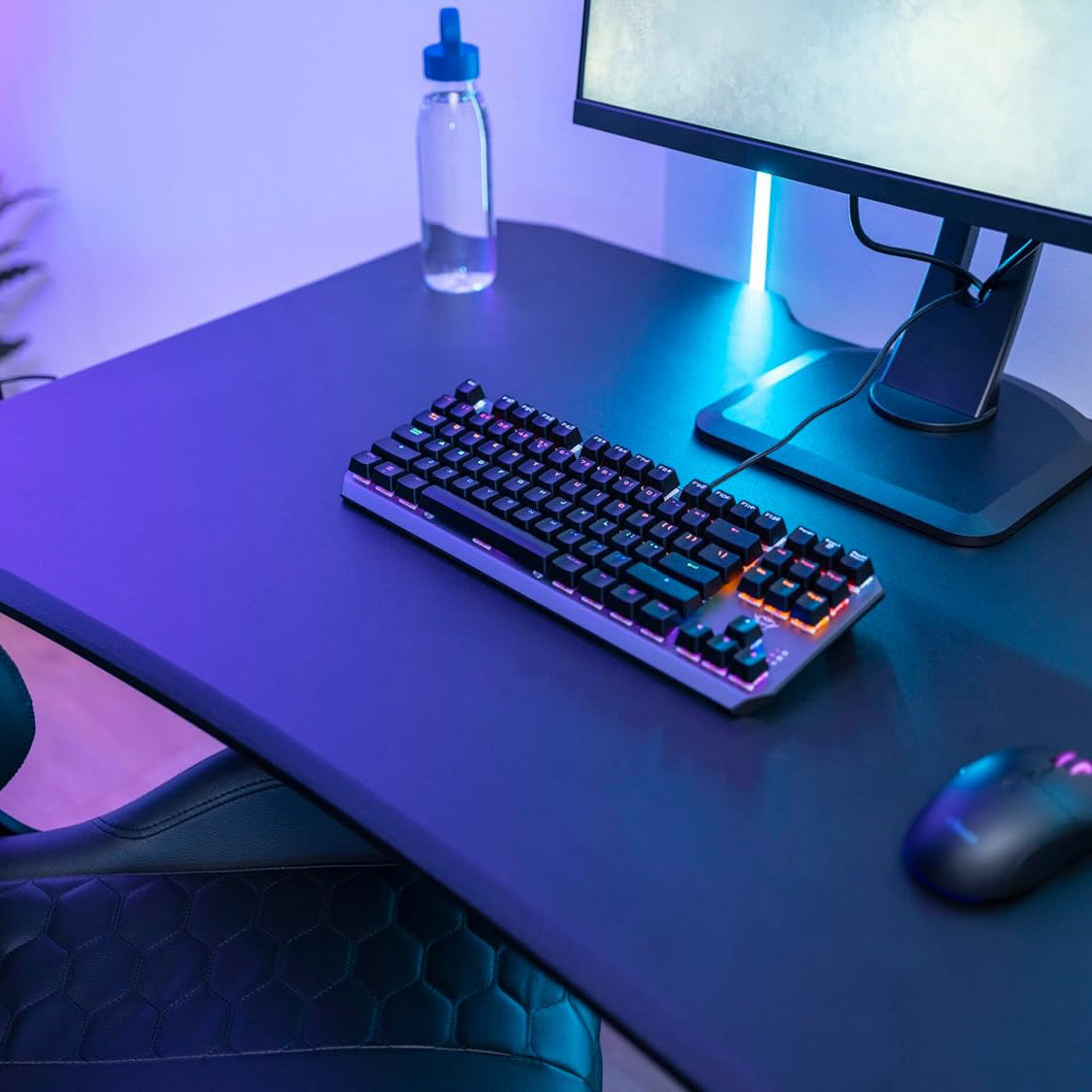 GXTrust Gaming Callaz TKL Mechanical Gaming Keyboard with UK Layout, Compact Tenkeyless Design (80%), Outemu Switches, Multicolour LED Lighting, USB Mechanical Keyboard for PC, Laptop